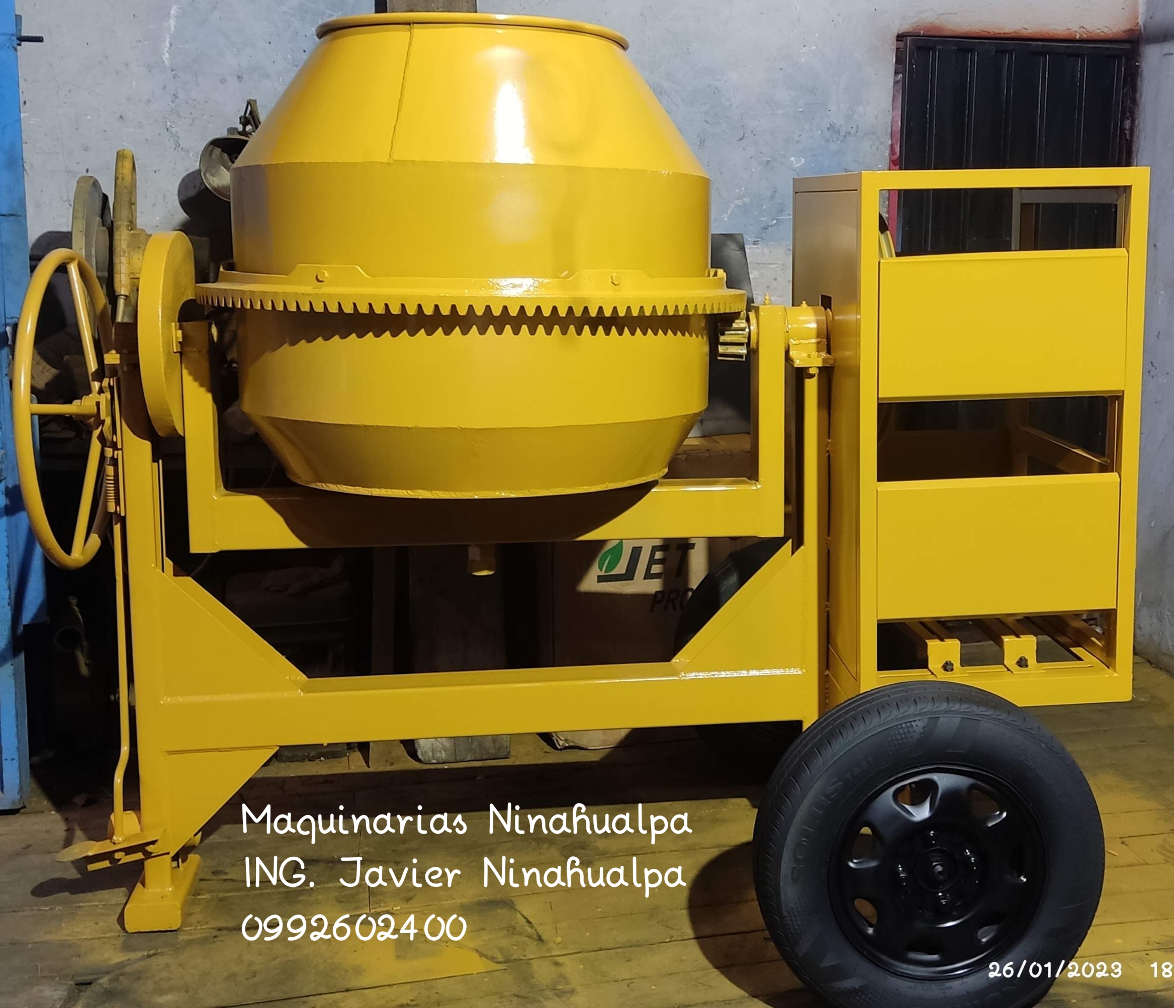 Concretera con motor modelo Gx-420 de 15 hp