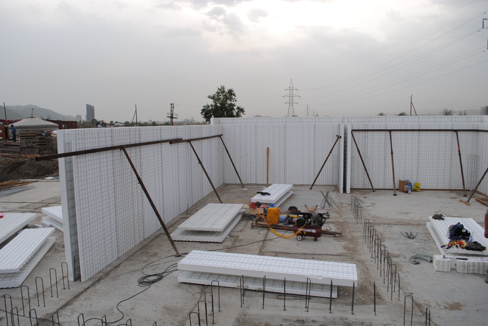 Construcción de diferentes sistemas constructivos (tradicional,steel framing,drywall, espuma flex