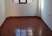 se arrienda casa con garaje