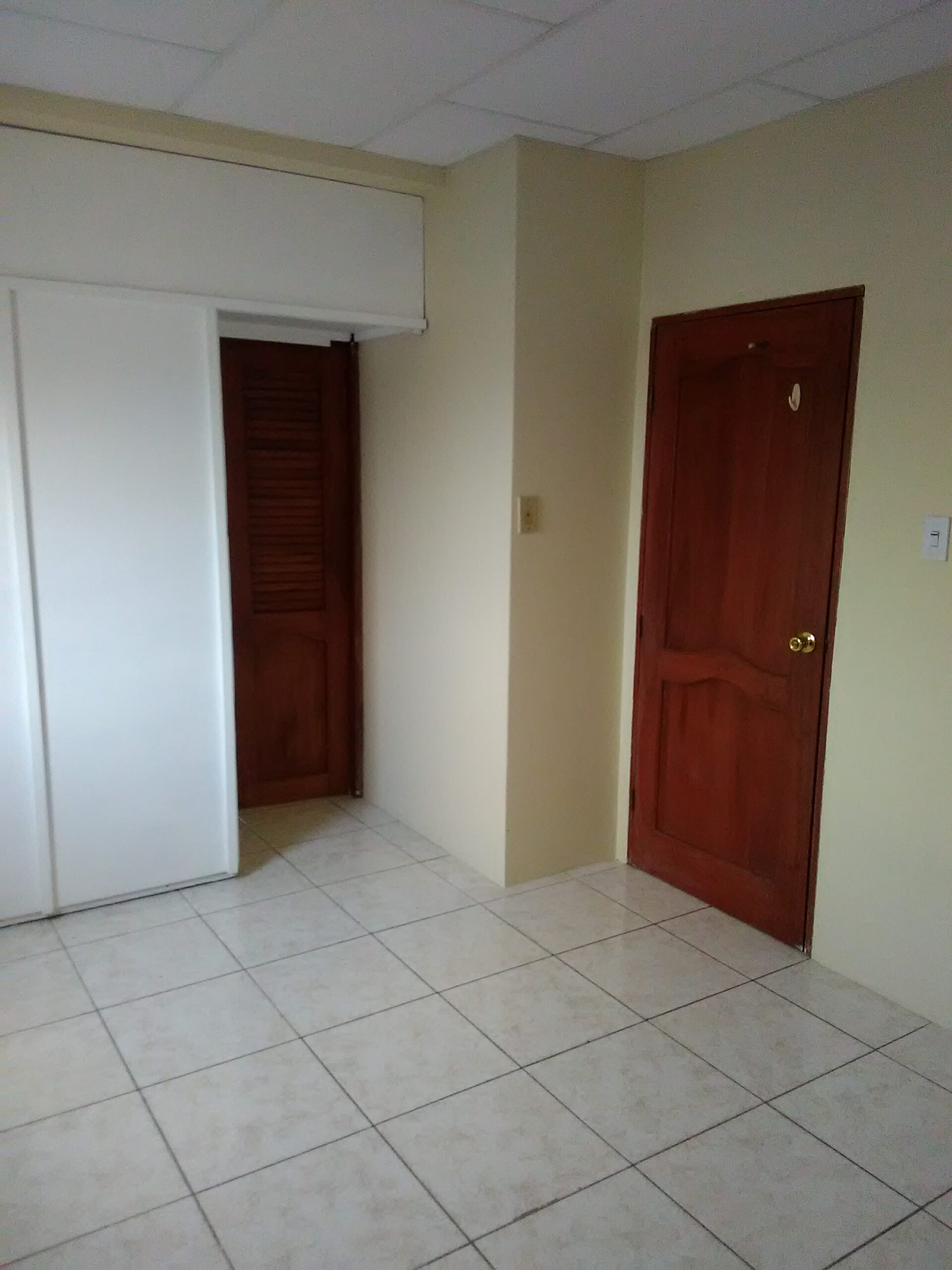 ALQUILO SUITE AL NORTE DE GUAYAQUIL