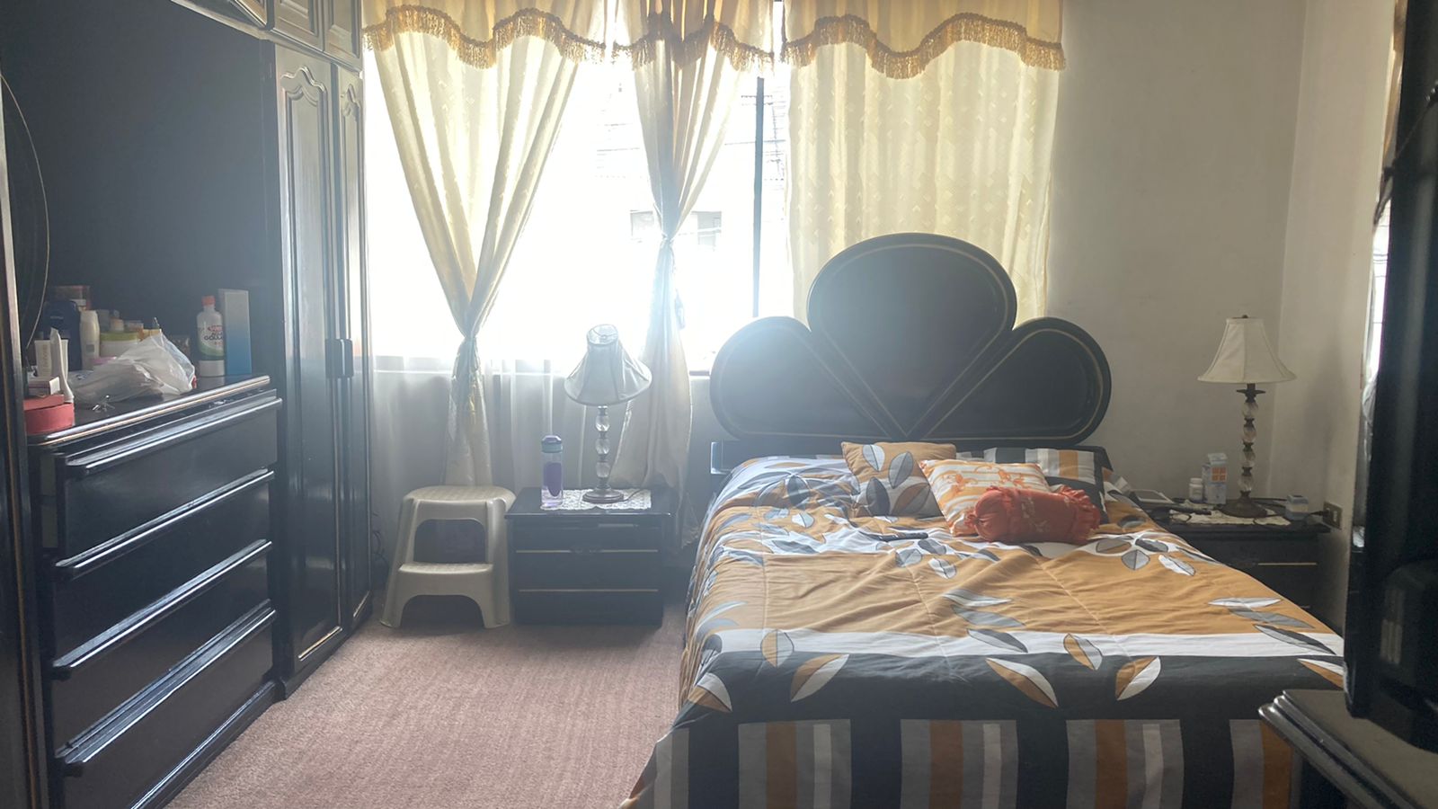 Casa amplia 2 pisos con buhardilla en Yanuncay